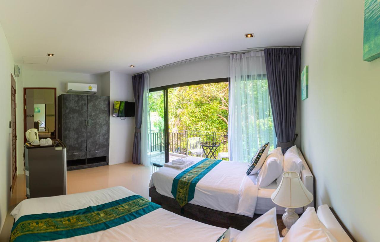 Rossarin Sea View Patong Hotel Bagian luar foto