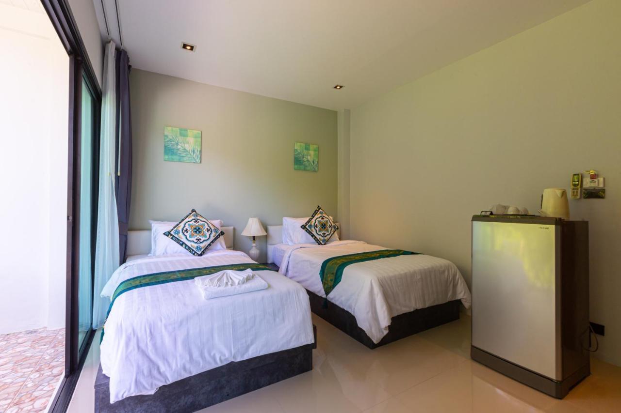 Rossarin Sea View Patong Hotel Bagian luar foto