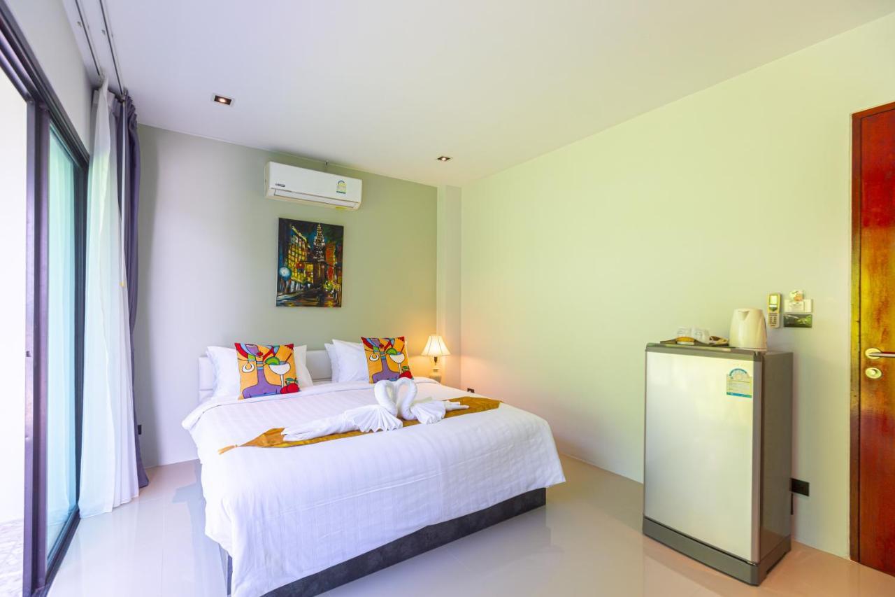 Rossarin Sea View Patong Hotel Bagian luar foto