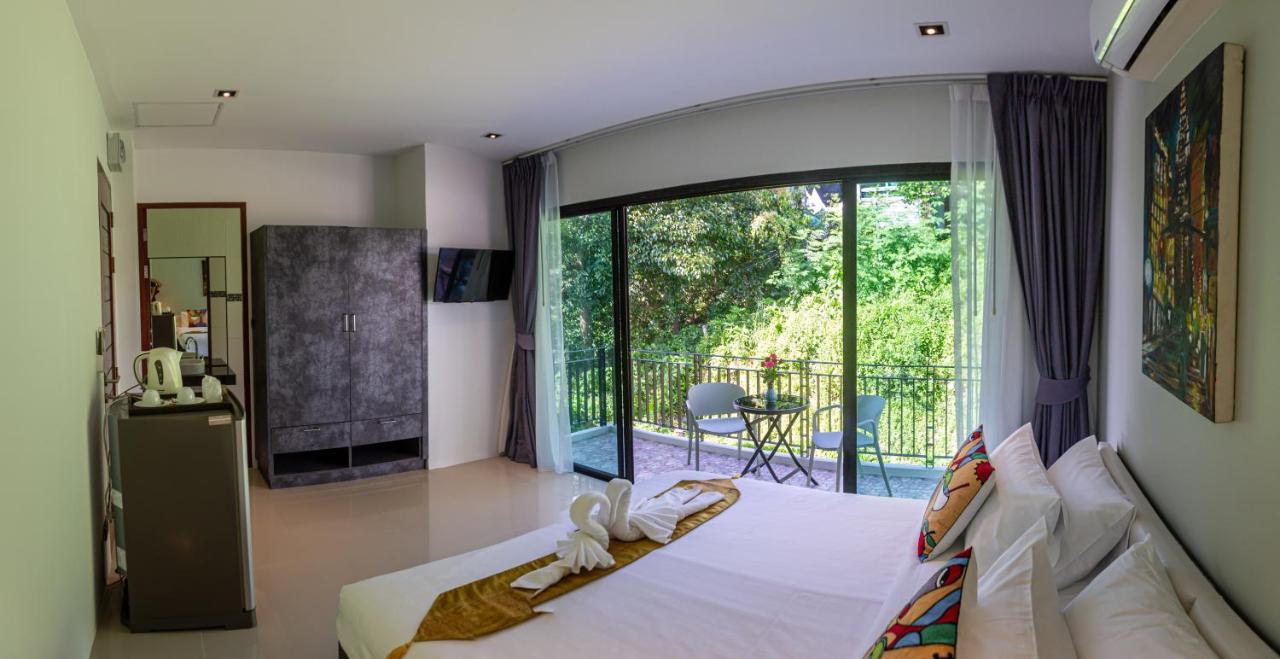Rossarin Sea View Patong Hotel Bagian luar foto