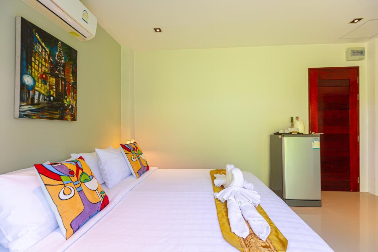 Rossarin Sea View Patong Hotel Bagian luar foto