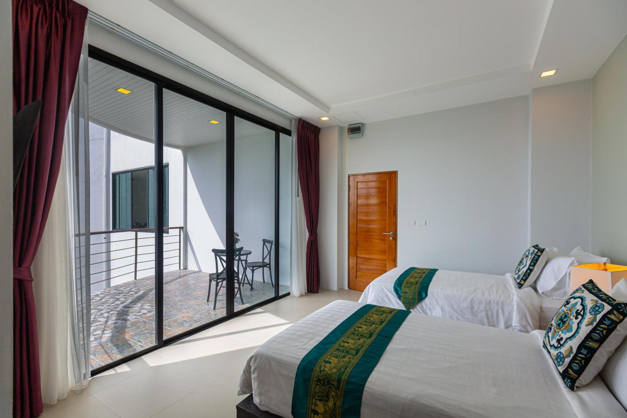 Rossarin Sea View Patong Hotel Bagian luar foto