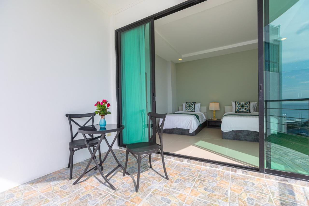 Rossarin Sea View Patong Hotel Bagian luar foto