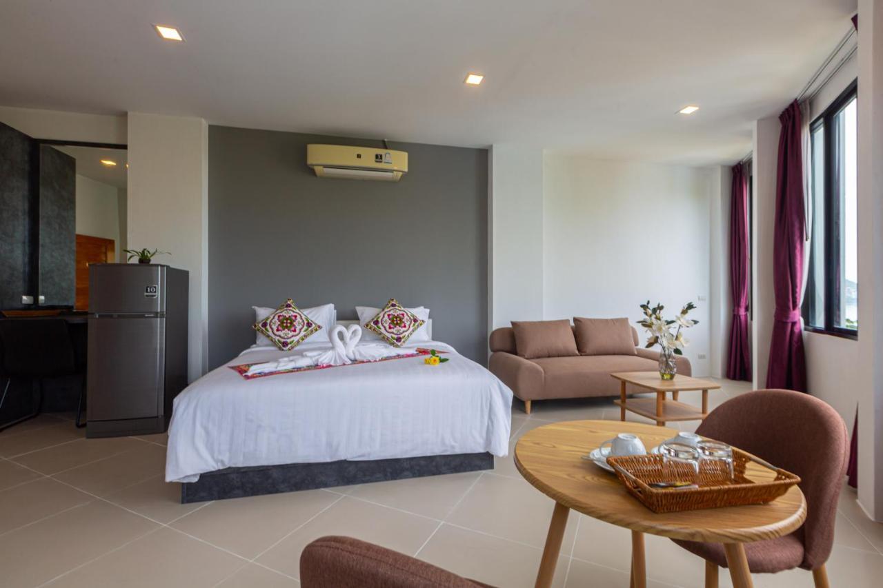 Rossarin Sea View Patong Hotel Bagian luar foto
