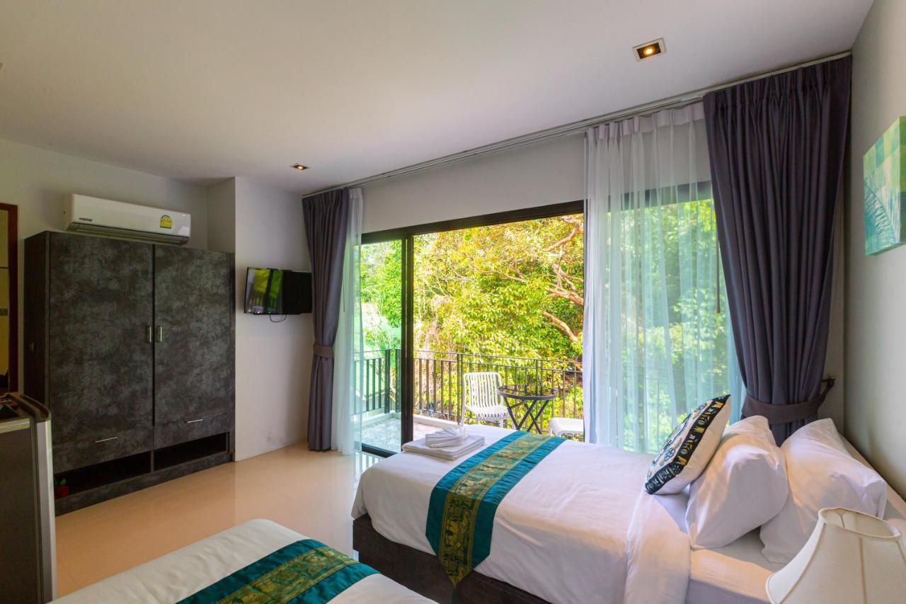Rossarin Sea View Patong Hotel Bagian luar foto