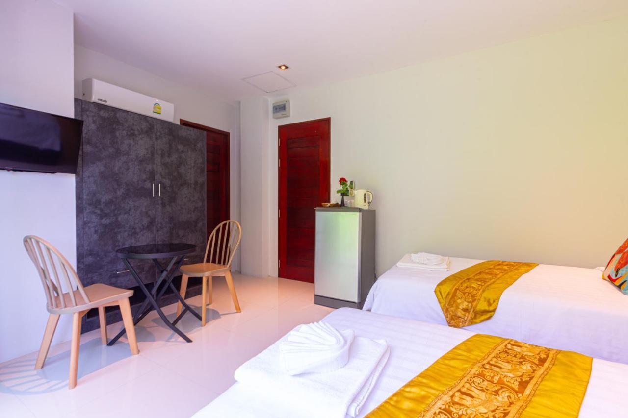 Rossarin Sea View Patong Hotel Bagian luar foto