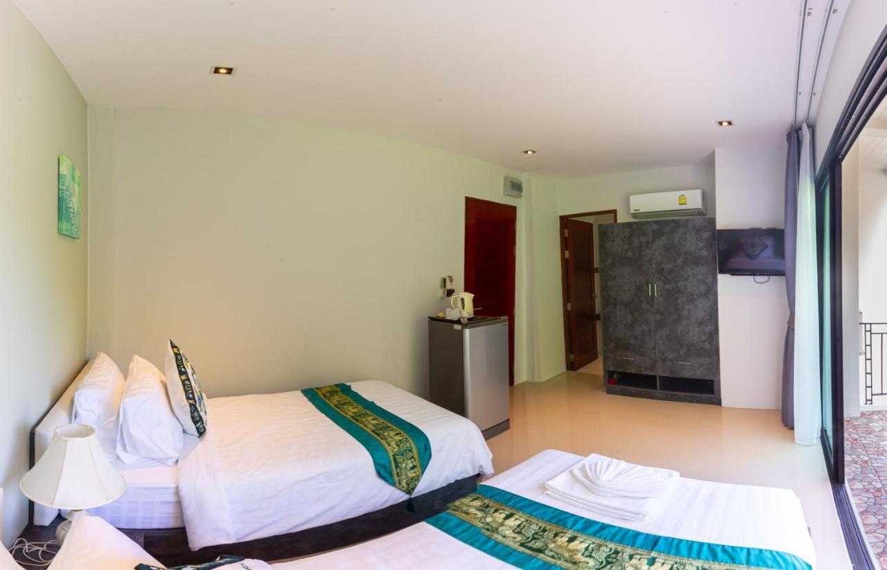 Rossarin Sea View Patong Hotel Bagian luar foto