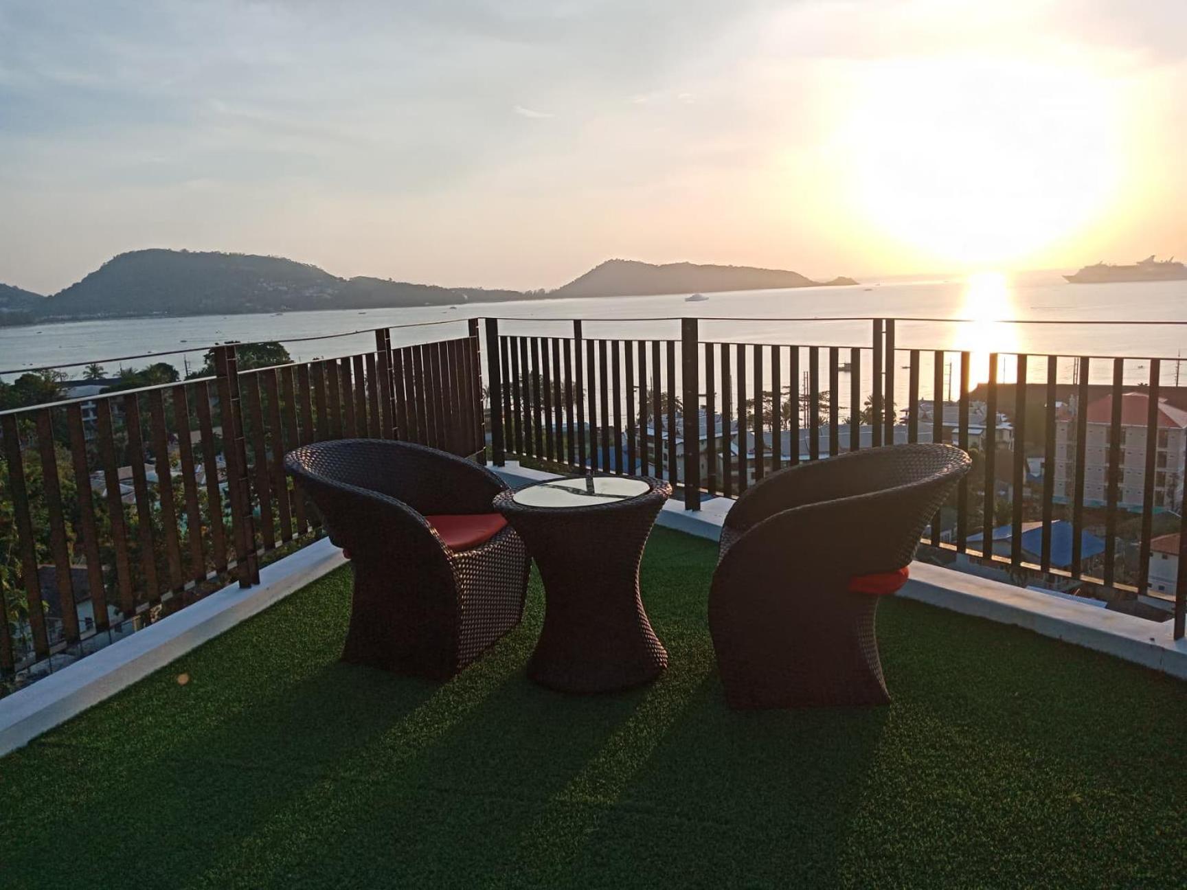 Rossarin Sea View Patong Hotel Bagian luar foto